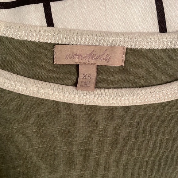 Women’s 3/4 flutter sleeve top size XS - Picture 3 of 3